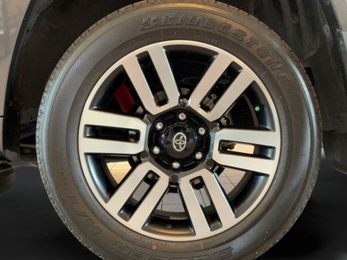 Used 2022 Toyota 4Runner Limited AWD/4WD image 50