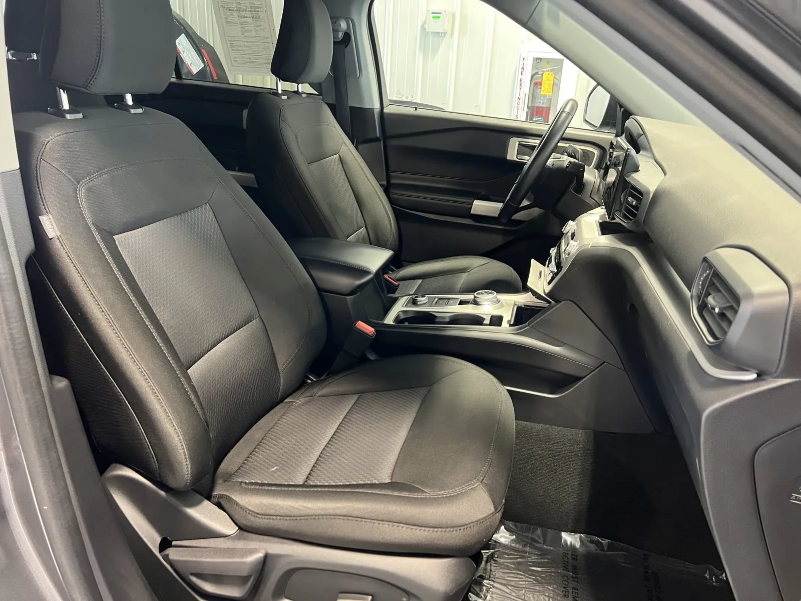 Used 2022 Ford Explorer XLT AWD/4WD image 49