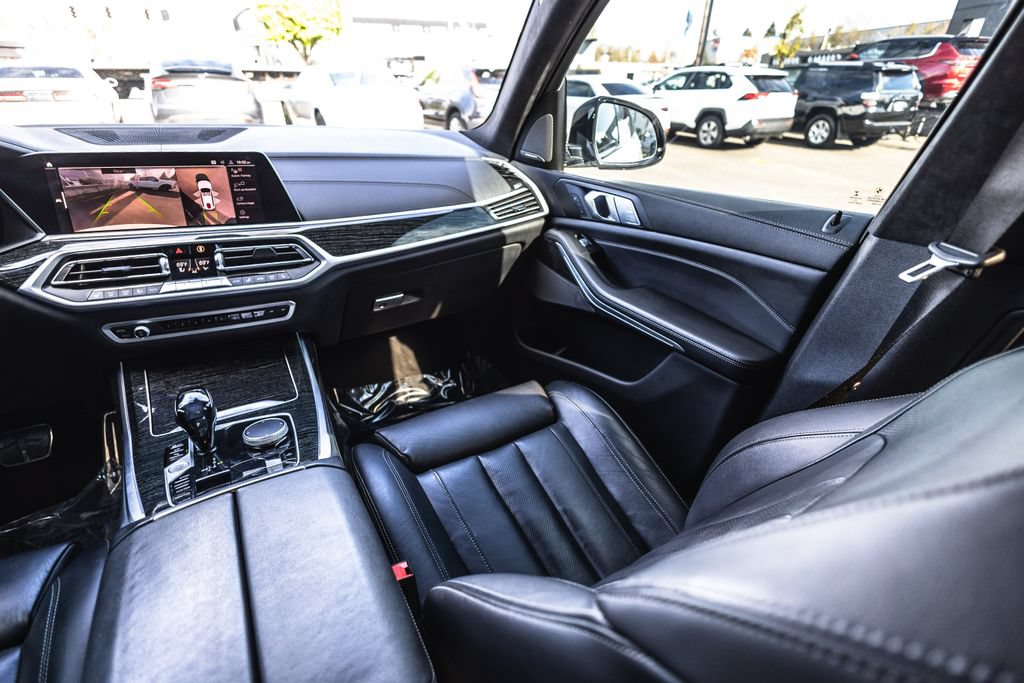 Used 2022 BMW X7 M50i AWD/4WD image 28