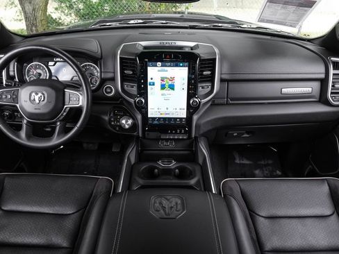 Used 2023 RAM 1500 Laramie AWD/4WD image 5