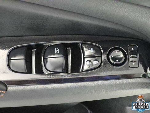 Used 2024 Nissan Altima 2.5 SR FWD image 16