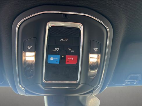 Certified 2024 Jeep Grand Cherokee Limited AWD/4WD image 15