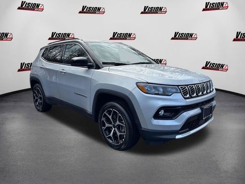 Used 2025 Jeep Compass Limited image 3