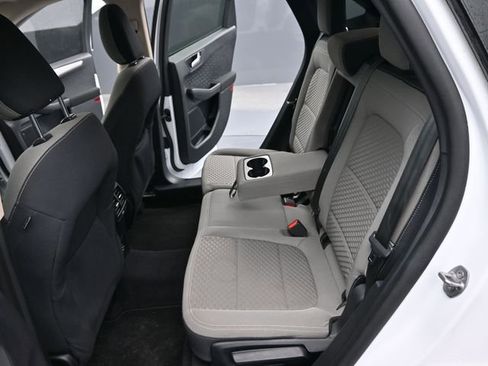 Used 2020 Ford Escape SE image 11