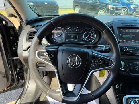 Used 2016 Buick Regal FWD image 11