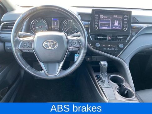Used 2021 Toyota Camry SE image 6