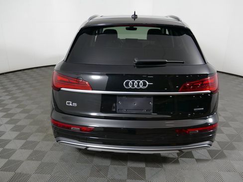 Used 2023 Audi Q5 2.0T Premium w/ Convenience Package image 4