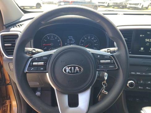 Used 2020 Kia Sportage LX image 16