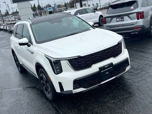 Used 2025 Kia Sorento EX w/ EX Panoramic Sunroof Package image 7