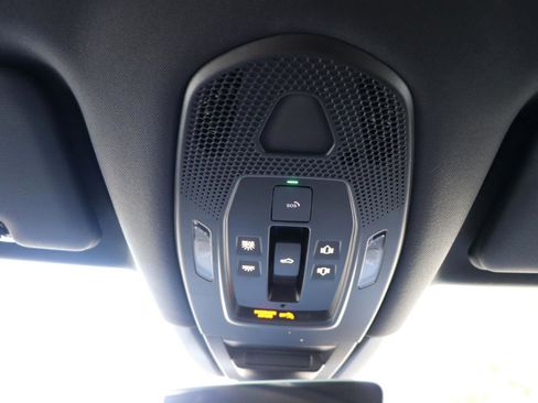 Used 2024 Porsche Cayenne AWD/4WD image 45