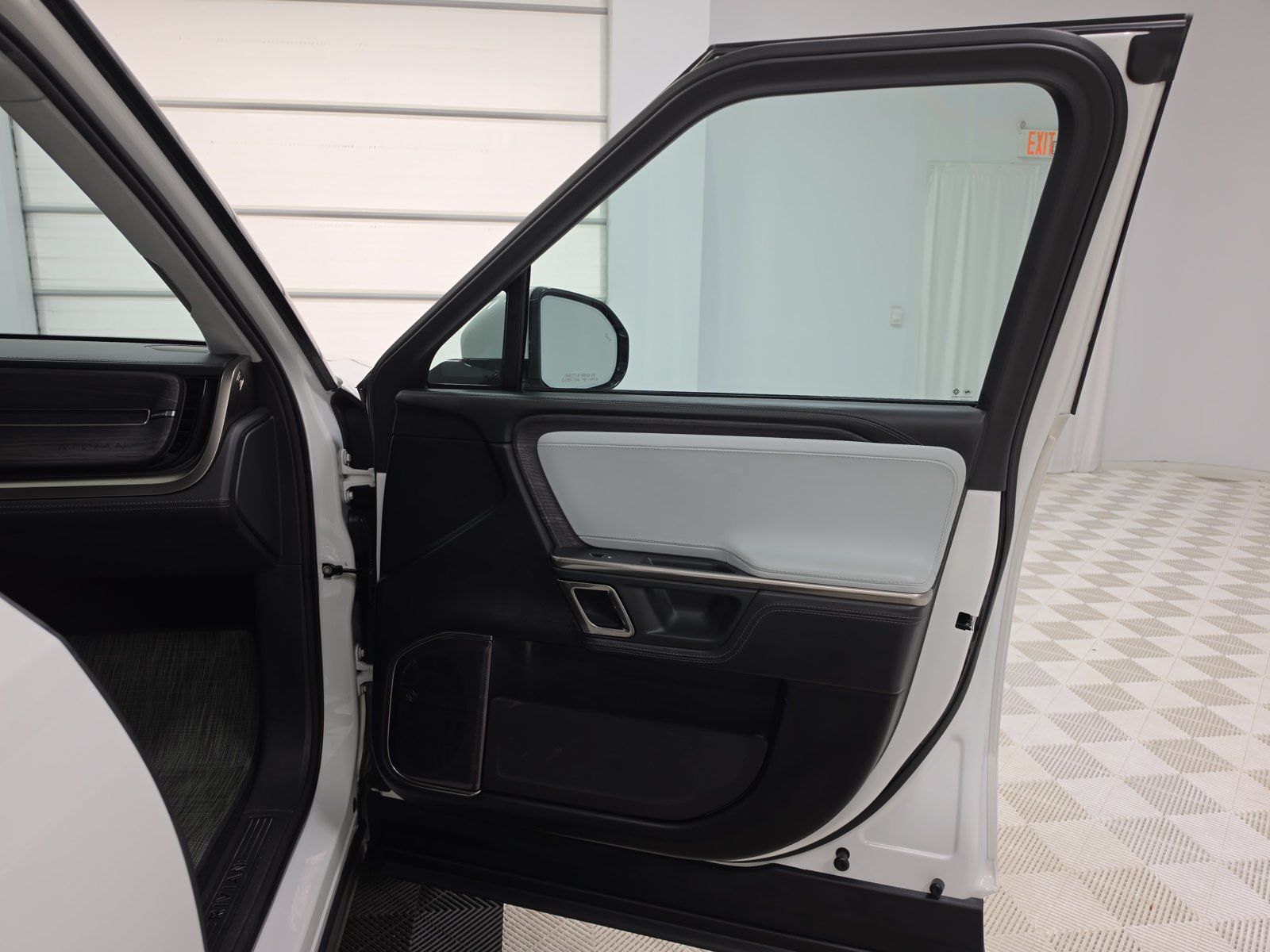 Used 2023 Rivian R1T Adventure Quad AWD/4WD image 18