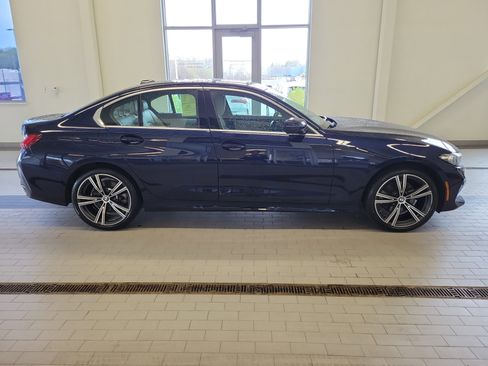 Used 2023 BMW 330i xDrive Sedan w/ Premium Package AWD/4WD image 4