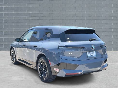 Used 2024 BMW iX xDrive50 w/ Sport Package AWD/4WD image 3