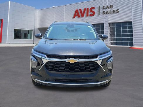 Used 2025 Chevrolet Trax LT w/ LT Convenience Package FWD image 10