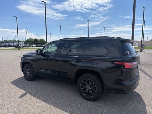 Used 2023 Toyota Sequoia Platinum AWD/4WD image 17