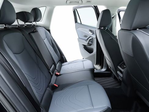 New 2026 Volkswagen Tiguan SE image 37