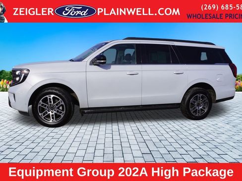 Used 2025 Ford Expedition Max Active image 2
