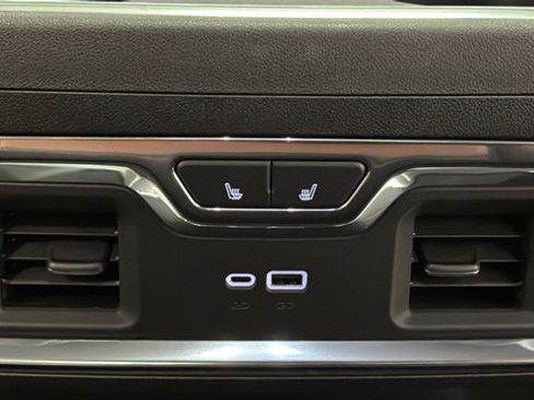 Used 2025 GMC Sierra 1500 Denali Ultimate AWD/4WD image 37
