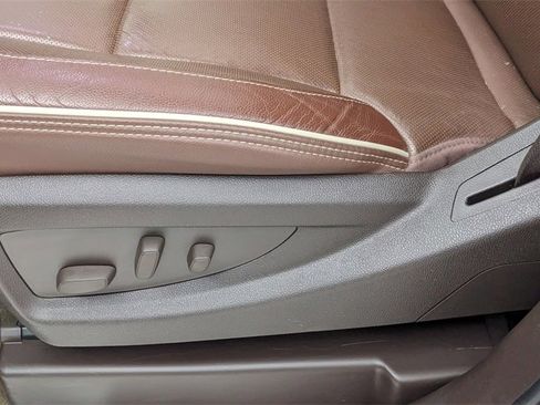 Used 2017 Chevrolet Silverado 3500 High Country image 29