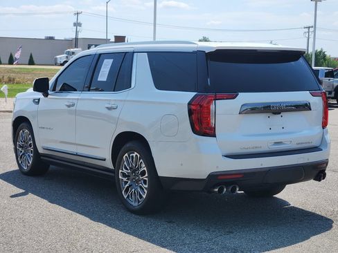 Used 2023 GMC Yukon Denali Ultimate AWD/4WD image 9