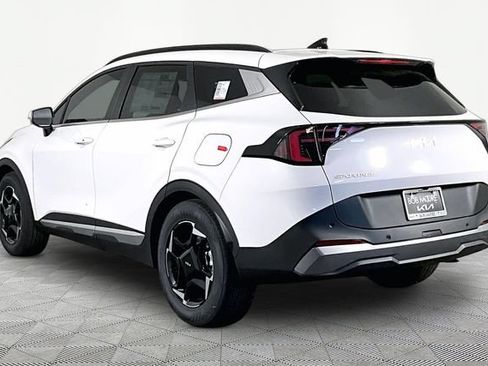Certified 2026 Kia Sportage EX w/ EX Panorama Roof Package FWD image 3