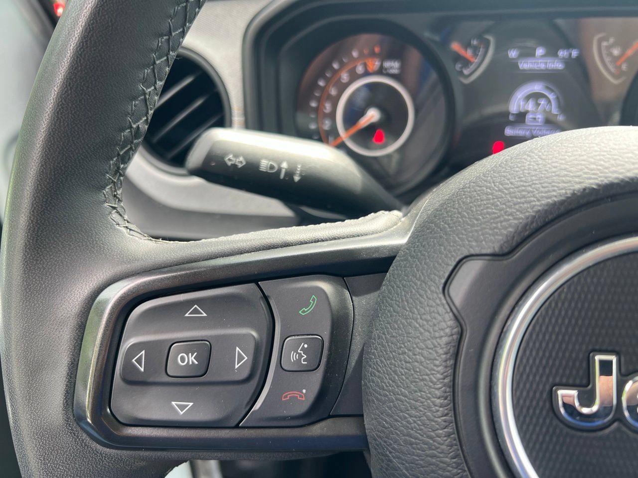 Used 2025 Jeep Gladiator Sport AWD/4WD image 29