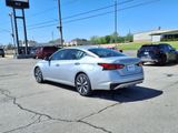Used 2022 Nissan Altima 2.5 SV image 2