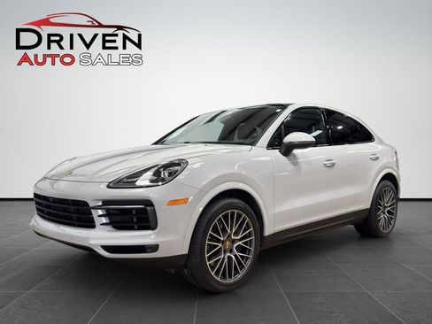 Used 2022 Porsche Cayenne Coupe AWD/4WD image 3