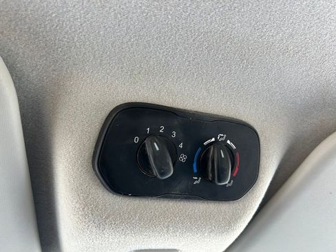 Used 2019 Ford Transit 350 XL RWD image 30
