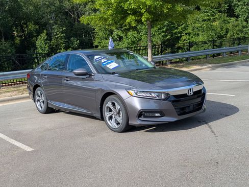 Used 2019 Honda Accord EX-L image 2