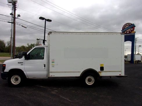 Used 2014 Ford E-350 and Econoline 350 Super Duty image 8