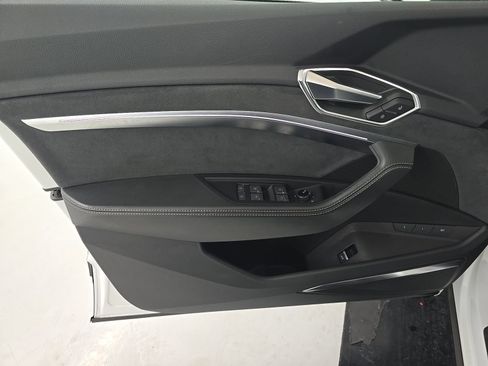 Used 2022 Audi e-tron Prestige AWD/4WD image 13