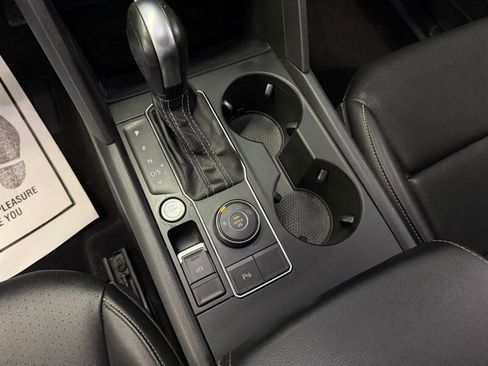 Used 2021 Volkswagen Atlas SE image 31