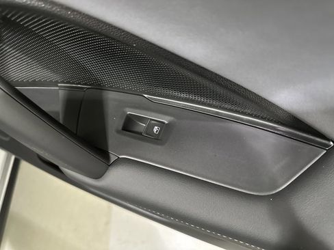 New 2025 Volkswagen Tiguan SE image 40