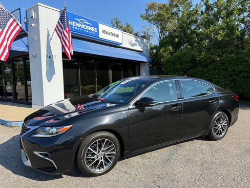 Used 2018 Lexus ES 350 w/ Luxury Package w/Wood Trim FWD image 39