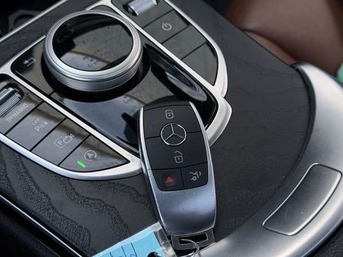 Used 2021 Mercedes-Benz C 300 Sedan image 37