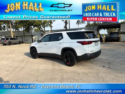 Used 2022 Chevrolet Traverse LS w/ Midnight/Sport Edition FWD image 6