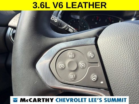 Used 2023 Chevrolet Traverse LT FWD image 18