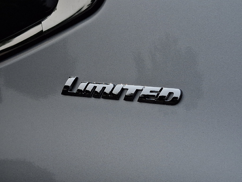 Used 2022 Toyota Tundra Limited AWD/4WD image 40