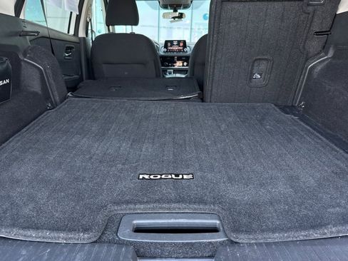 Used 2022 Nissan Rogue SV image 15