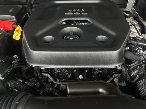 Used 2023 Jeep Wrangler Unlimited w/ Sun & Screen Package AWD/4WD image 7