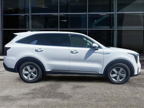 New 2026 Kia Sorento LX image 4