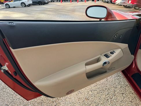 Used 2005 Chevrolet Corvette Coupe w/ Preferred Equipment Group RWD image 17