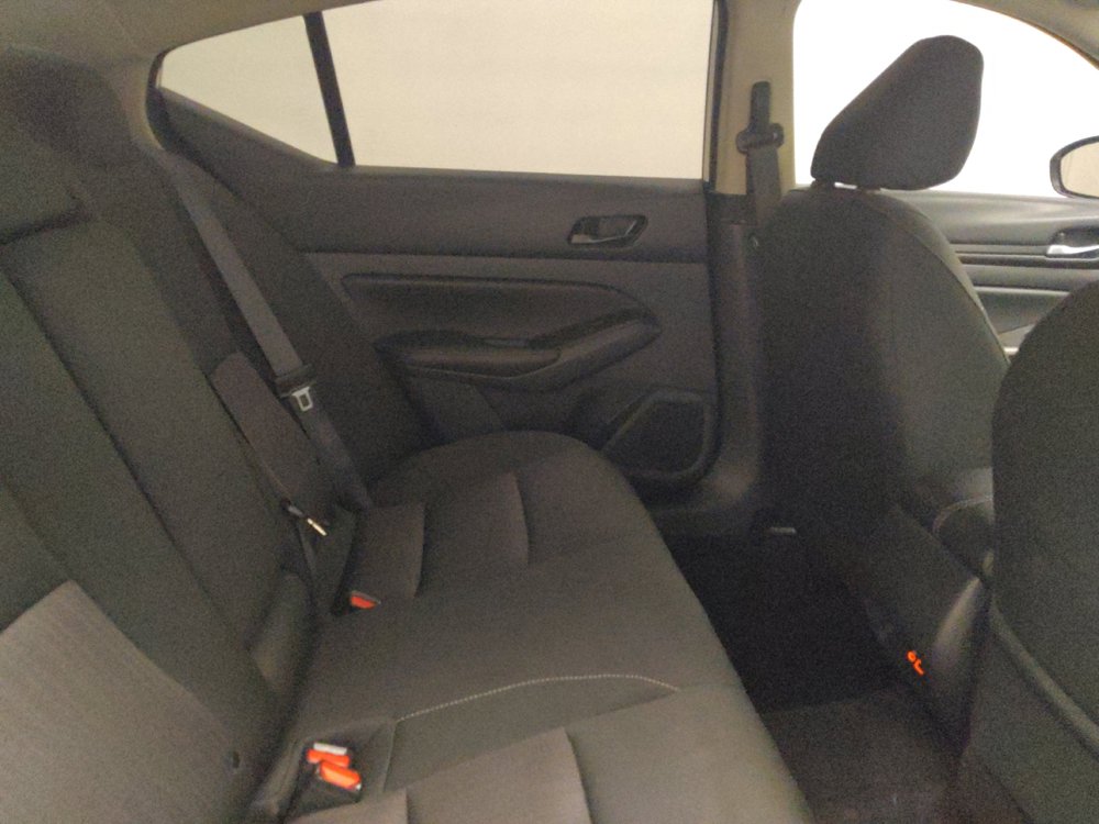 Used 2025 Nissan Altima 2.5 SV FWD image 19