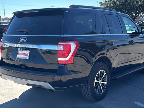 Used 2021 Ford Expedition XLT image 5