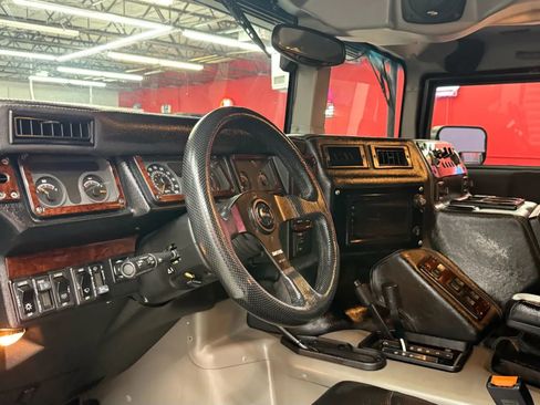 Used 2002 HUMMER H1 4-Door Wagon image 5