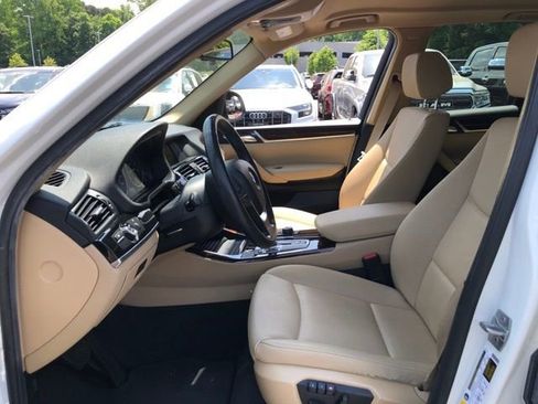 Used 2017 BMW X3 sDrive28i RWD image 9