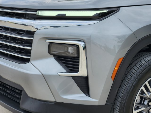 Used 2026 Chevrolet Traverse LT w/ Driver Confidence Package FWD image 9