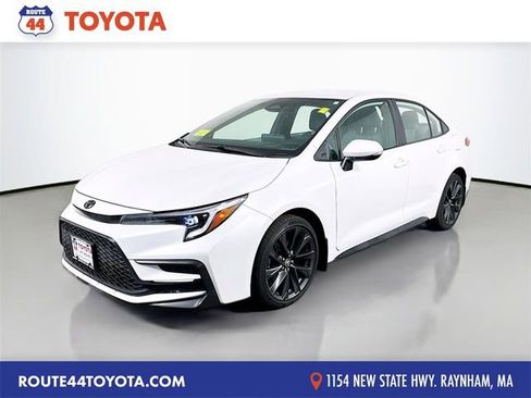 Used 2024 Toyota Corolla SE image 1