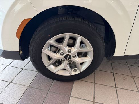 Used 2025 Kia Soul LX w/ LX Technology Package image 24